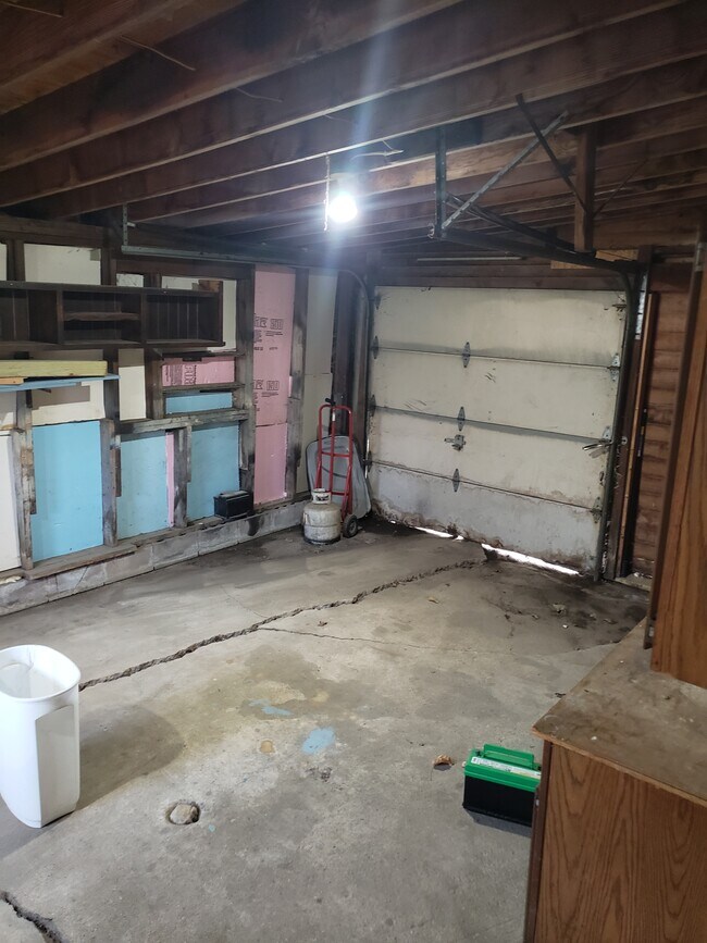 Building Photo - 608 W South St