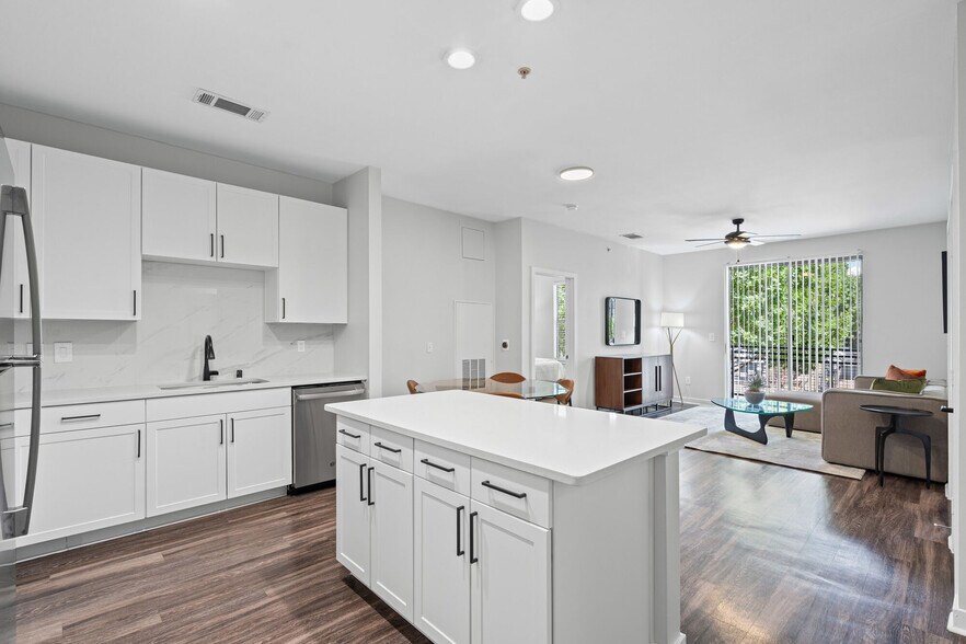 The Avery on Southwestern apartments — community photo - The Avery on Southwestern