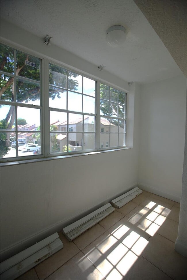 Building Photo - 6475 SW 129th Ave