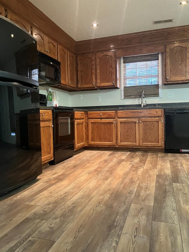 Building Photo - 2745 Navigator Cir