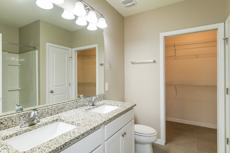Building Photo - 651 Mercado Ct