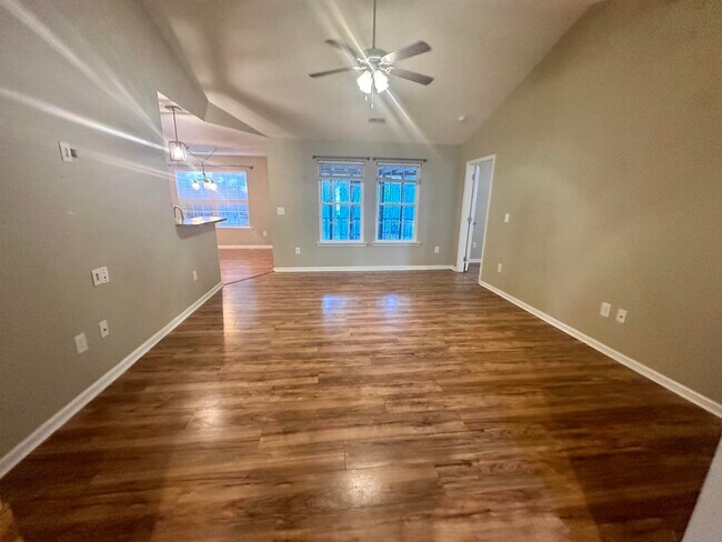 Building Photo - 2443 Morlynn Dr