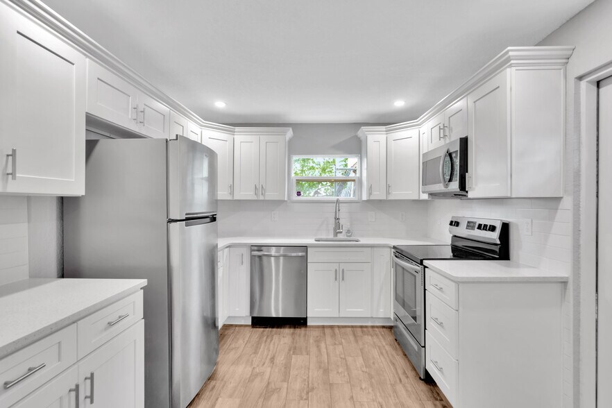 Building Photo - 2223 Gordon St