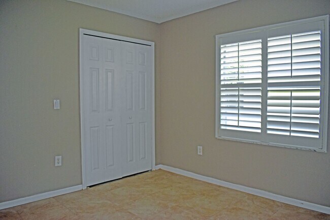 Building Photo - 14499 Tamarind Loop