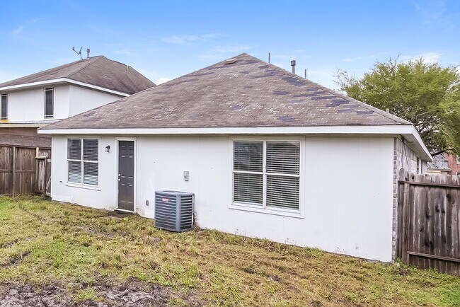 Building Photo - 12226 Scarlet River Dr