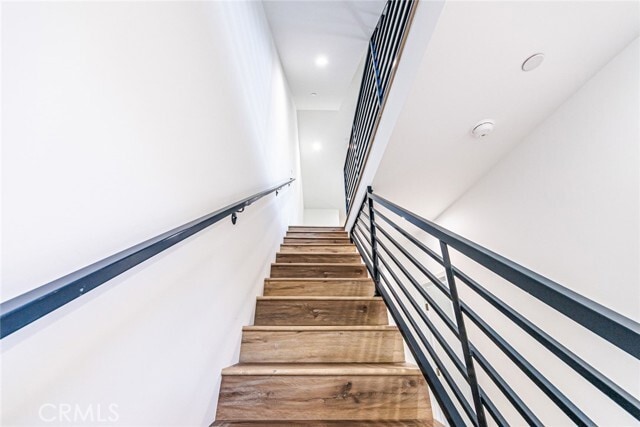 Building Photo - 4445 Auckland Ave