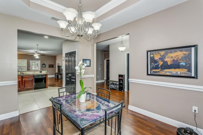 Building Photo - Four Bedroom with Outdoor Kitchen in Shalimar