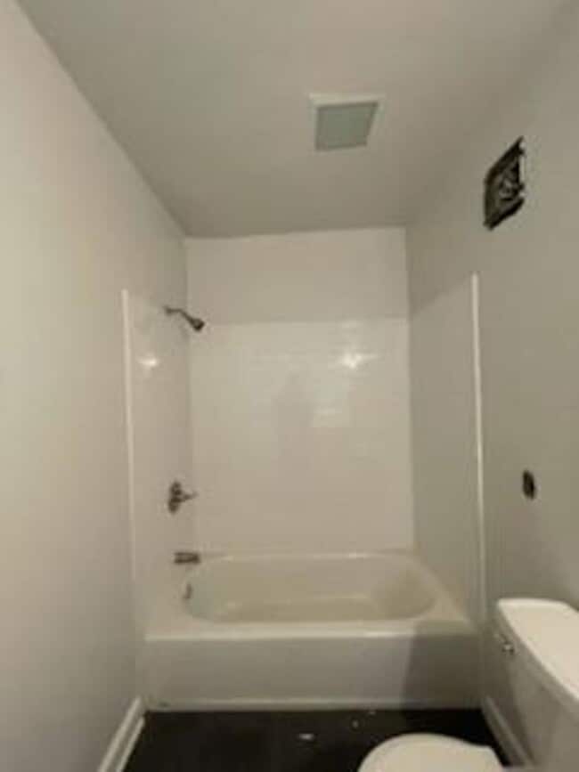 Building Photo - 246 White Bridge Pike