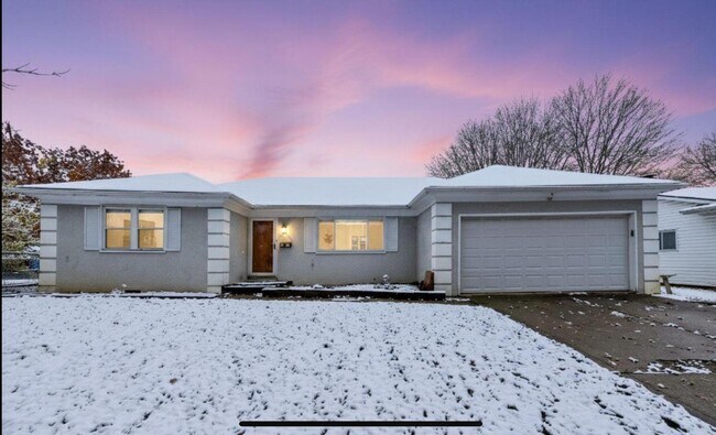 Primary Photo - 995 Overbrook Service Dr