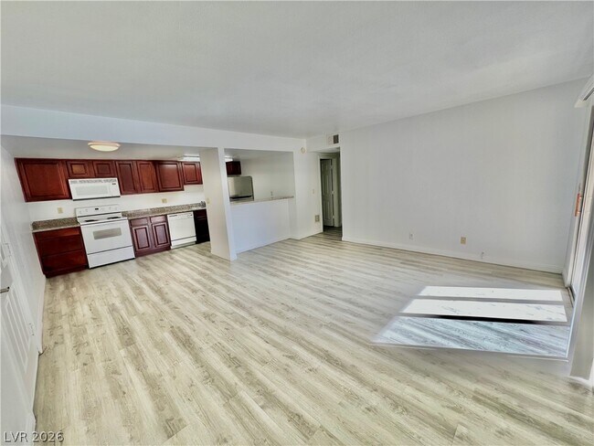 Building Photo - 4380 Sandy River Dr