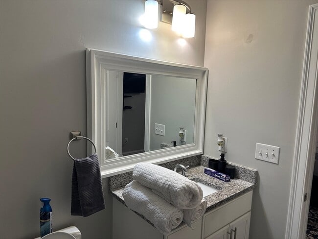 Building Photo - 21 Burncoat Hts