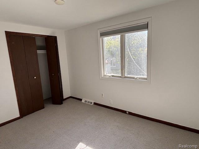 Building Photo - 2145 Lakeshire Dr