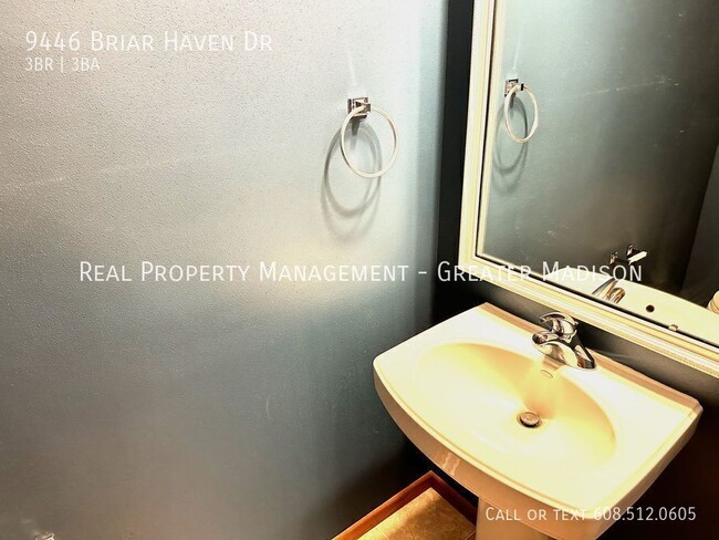 Building Photo - 9446 Briar Haven Dr