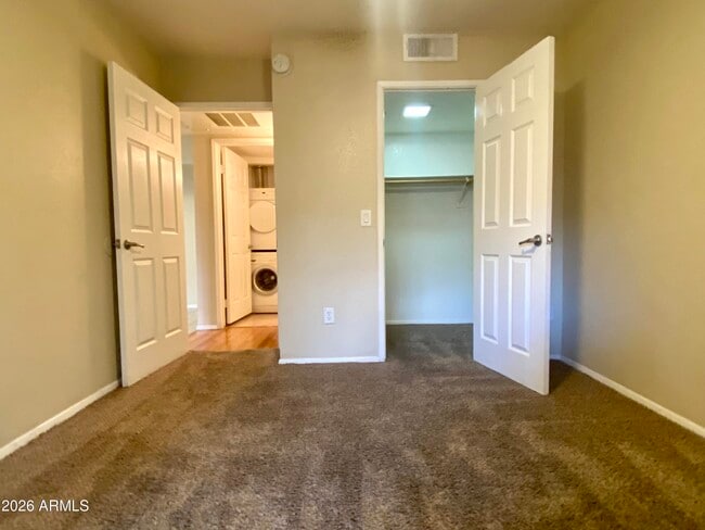 Building Photo - 1720 E Thunderbird Rd