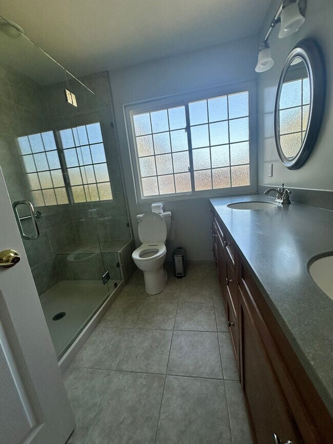 Building Photo - 3 Bedroom - North Napa (cross street Salvador)