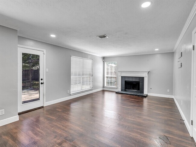 Building Photo - 4430 Echo Falls Dr