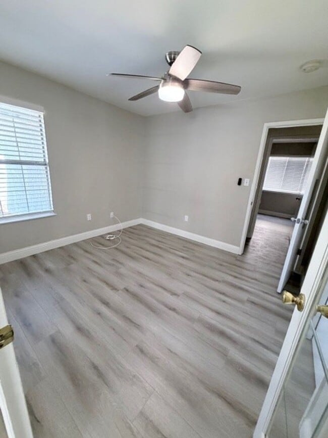 Building Photo - 7625 Canyon Clover Dr