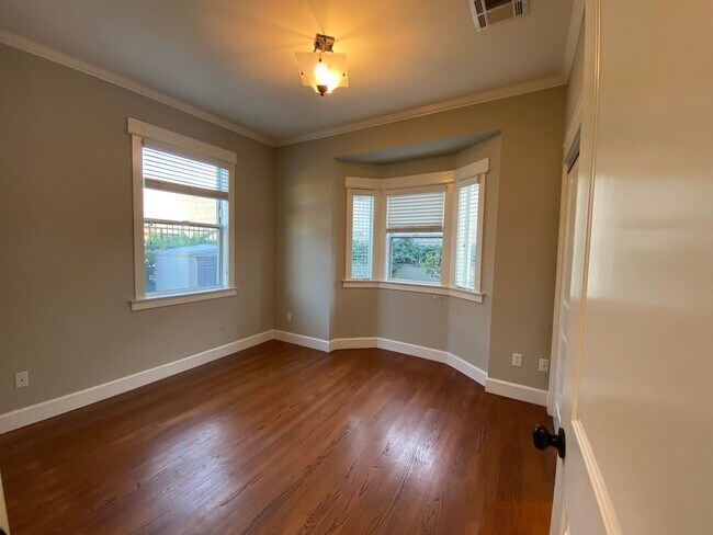 Building Photo - 4636 La Mirada Ave