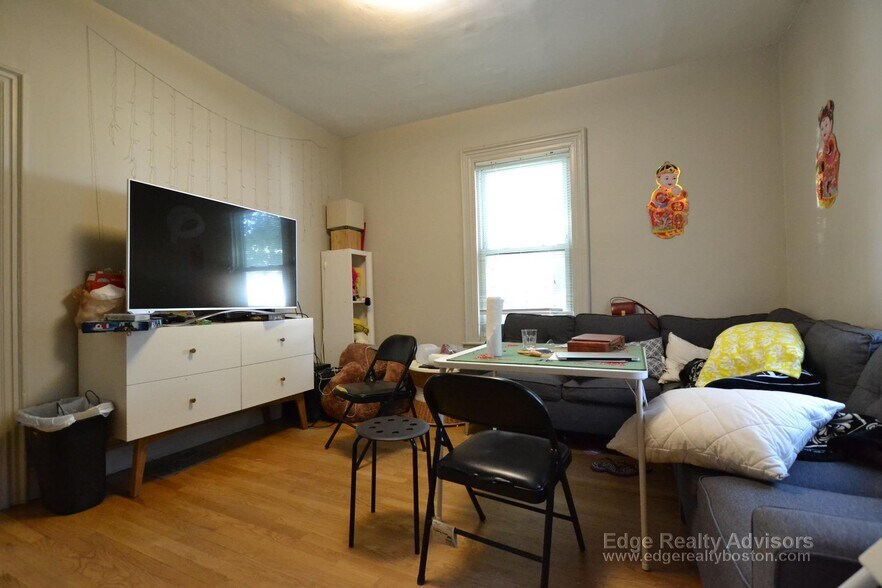 Building Photo - 17 Greylock Rd