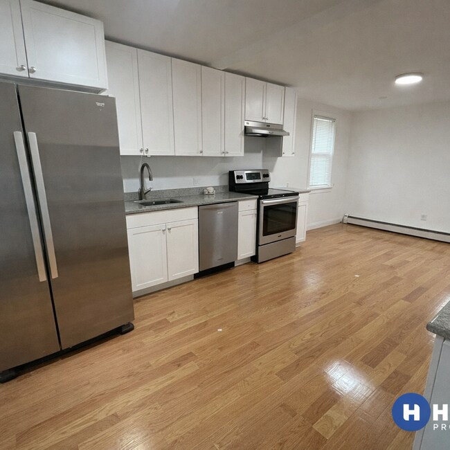 Building Photo - 7 Greenville St