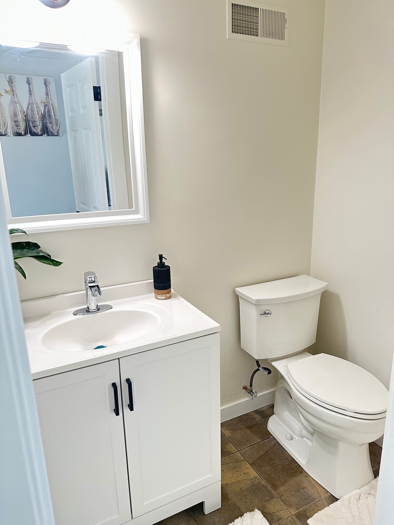 Building Photo - 7802 W Victoria St