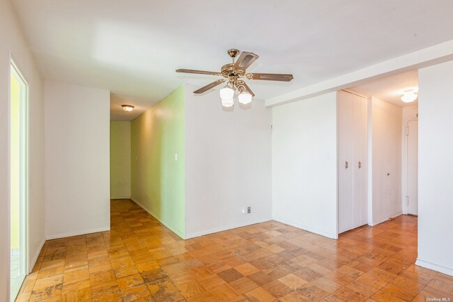 Building Photo - 6120 Grand Central Pkwy