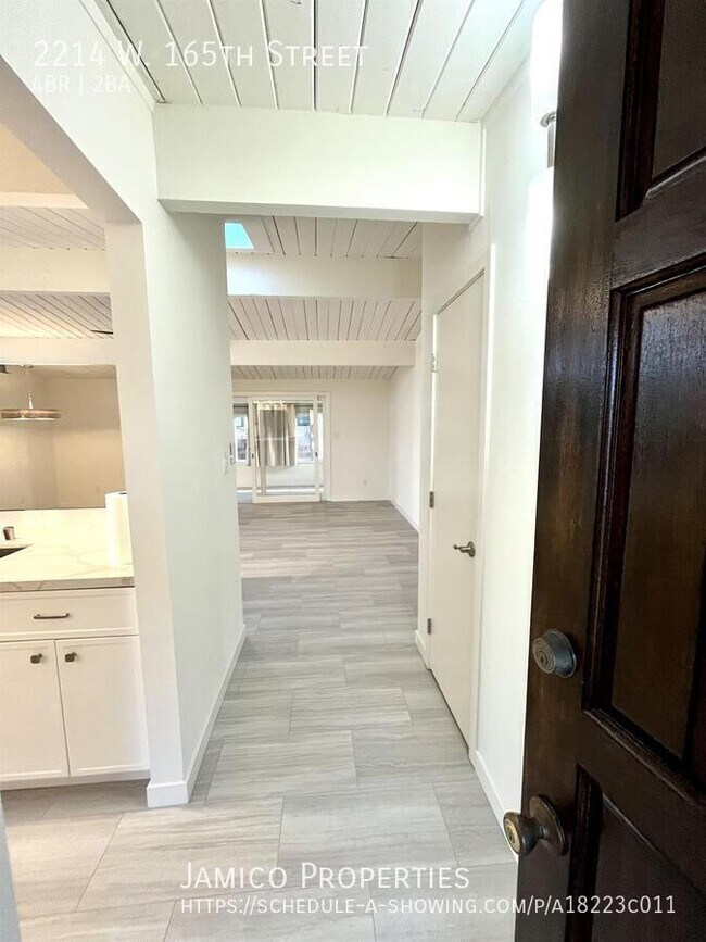 Building Photo - 2214 W 165th St