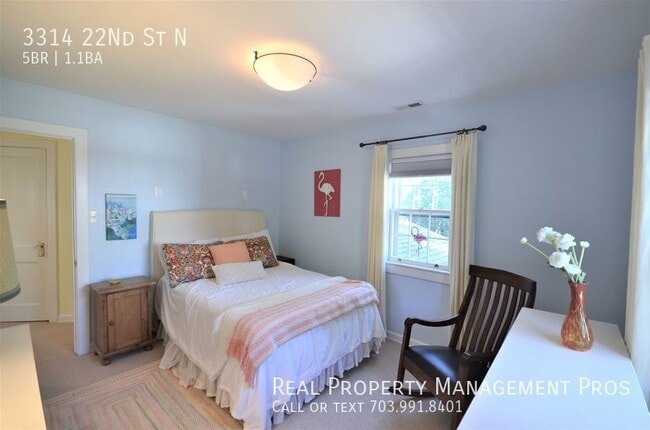 Building Photo - 3314 22nd St N