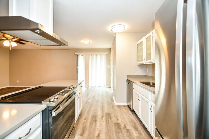 Building Photo - 514 Woodcrest Way