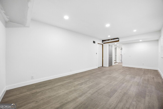 Building Photo - 42 W Belle Isle Rd NE