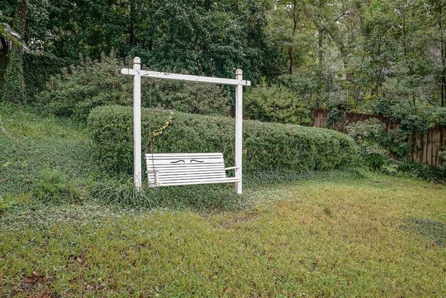 Building Photo - 910 Alliegood Ct