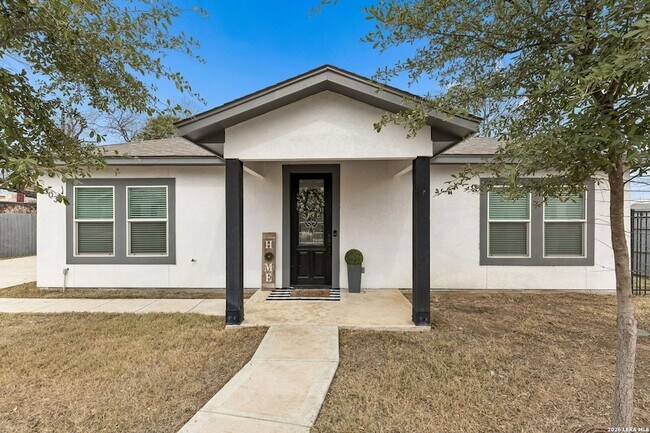 Building Photo - 303 Pendleton Ave