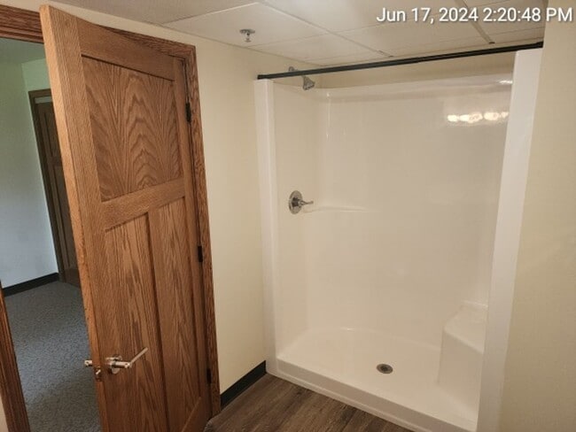 Building Photo - 1 Bedroom 1 Bath Apartment Available- All Utilities Included