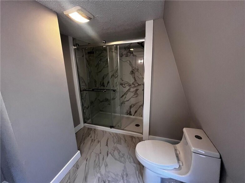 Building Photo - 45 Kenyon St