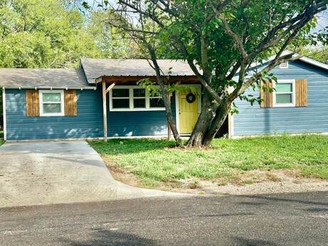 Primary Photo - Adorable and Updated 3 Bedroom, 2 Bathroom