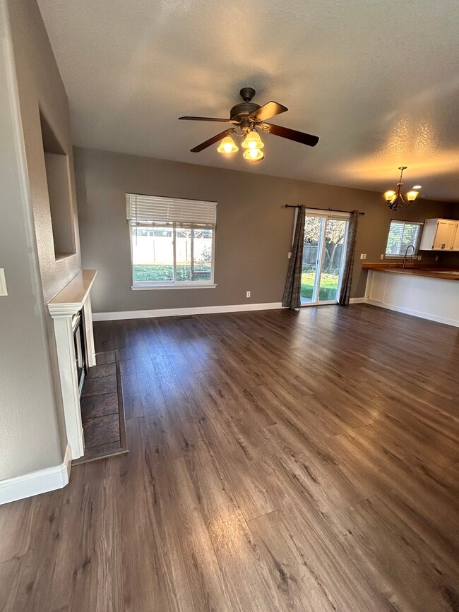 Building Photo - 15814 NE 90th St