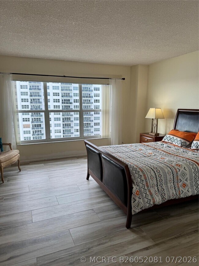 Building Photo - 3550 Galt Ocean Dr