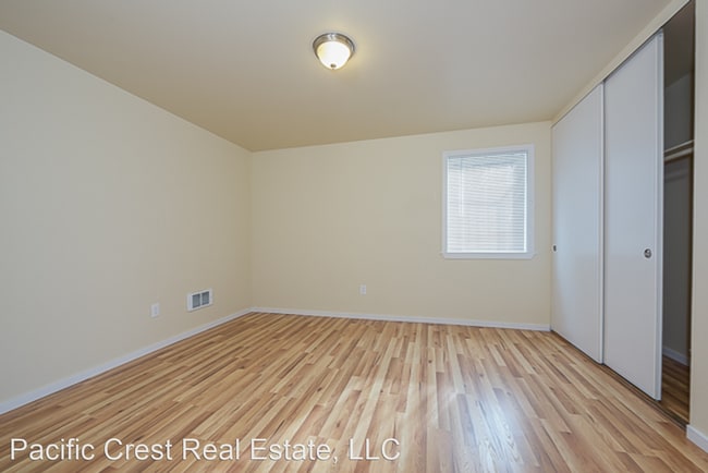 Building Photo - 1000 E Aloha St