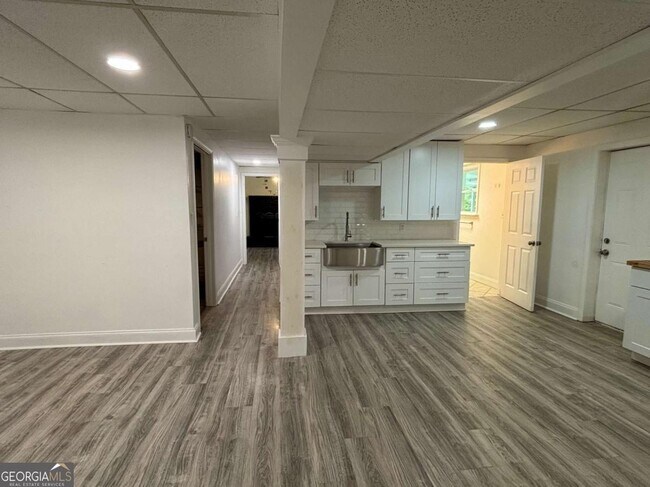 Building Photo - 2712 Sherlock Dr