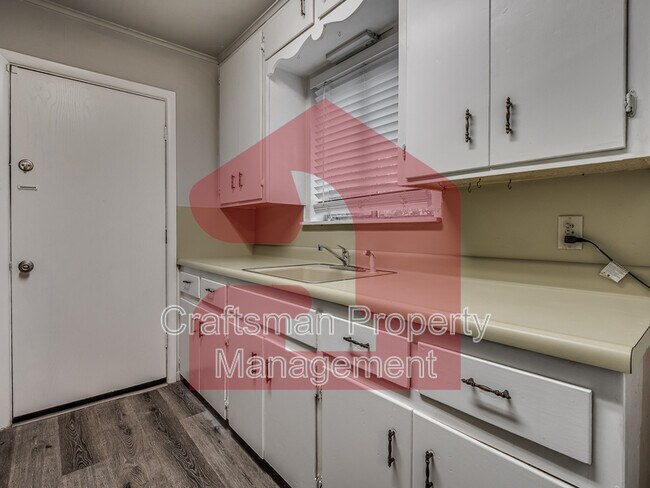 Building Photo - 2915 NW 72nd St