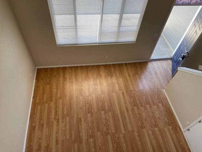 Building Photo - 1021 S Walden Way