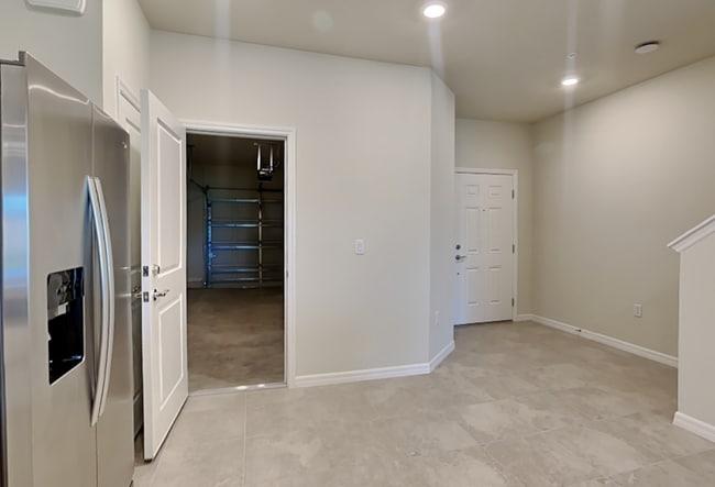 Building Photo - 3187 Emerald Acrs Ln