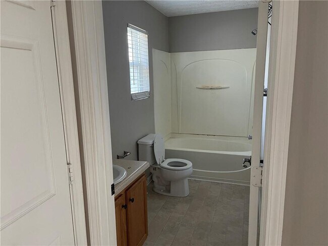 Building Photo - 5549 Sable Way