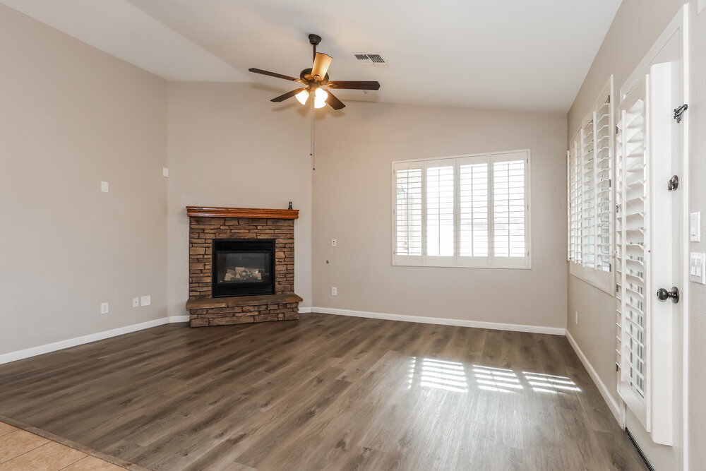 Building Photo - 8026 S 48th Dr