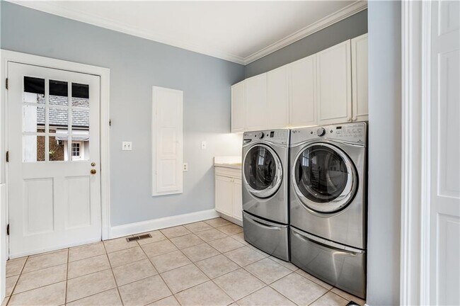 Building Photo - 4224 E Conway Dr NW