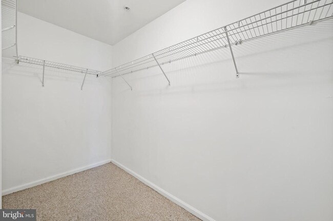 Building Photo - 12 Highbridge Ln