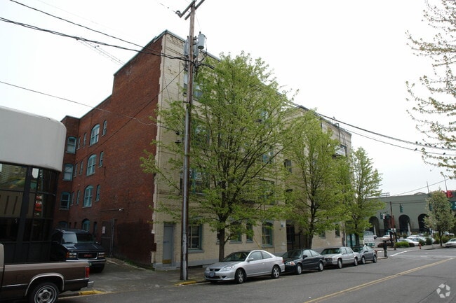 Building Photo - Edington Court Apartments