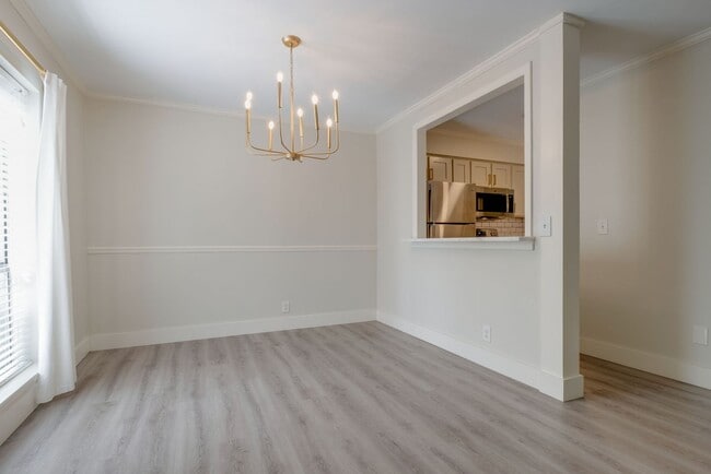 Building Photo - Beautifully renovated 1 bed, 1 bath Condo ...