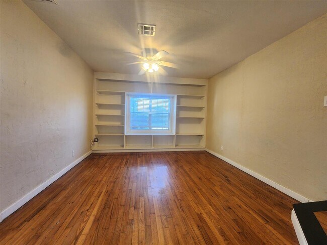 Building Photo - 2506 SW Cornell Ave