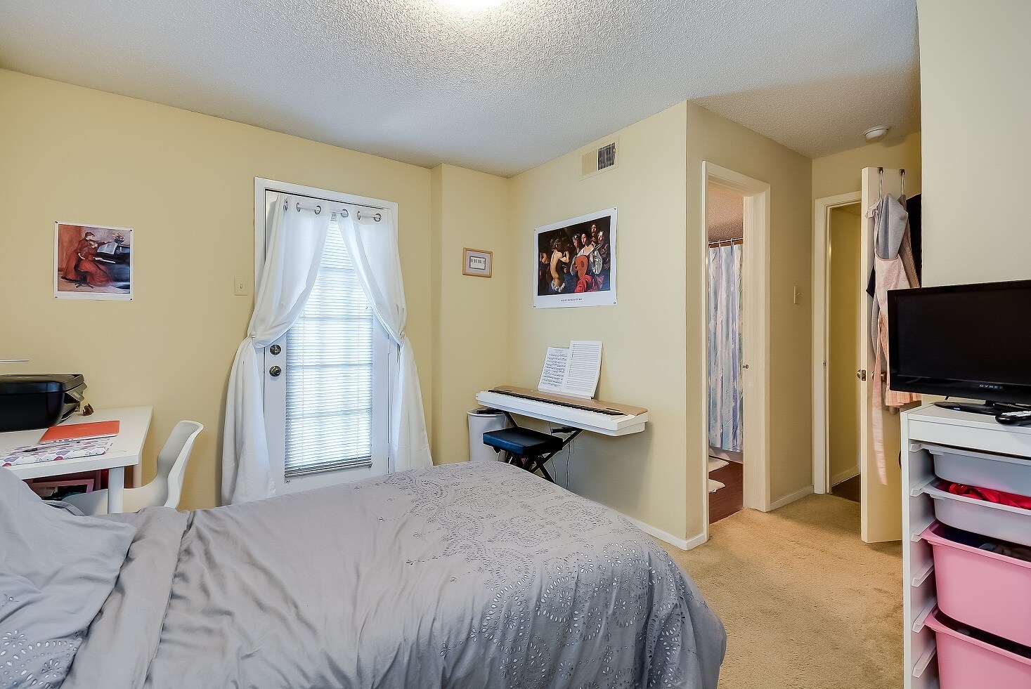 Building Photo - 218 N Texas Blvd